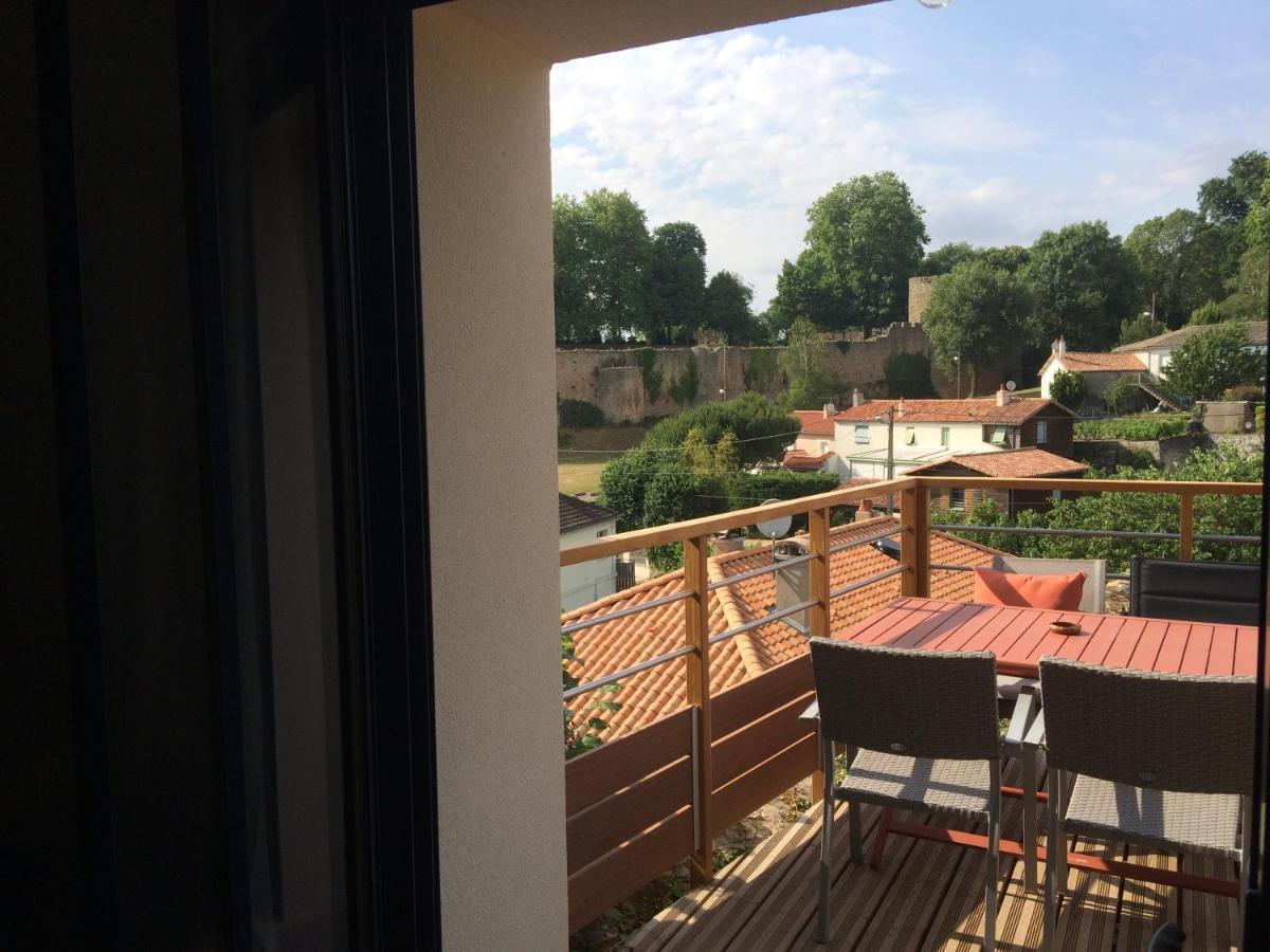 Les 3 Pigeons Hotel Bressuire Bagian luar foto
