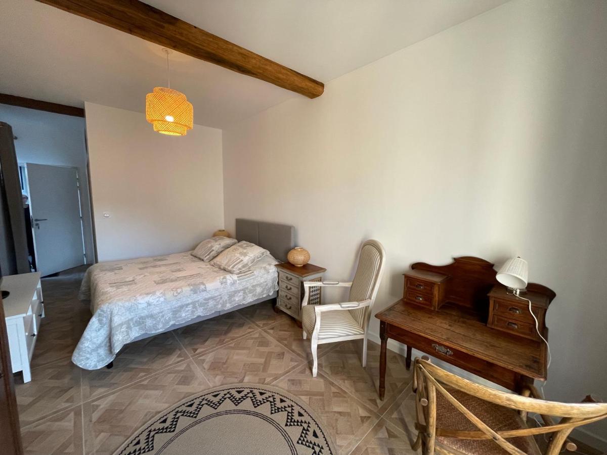 Les 3 Pigeons Hotel Bressuire Bagian luar foto